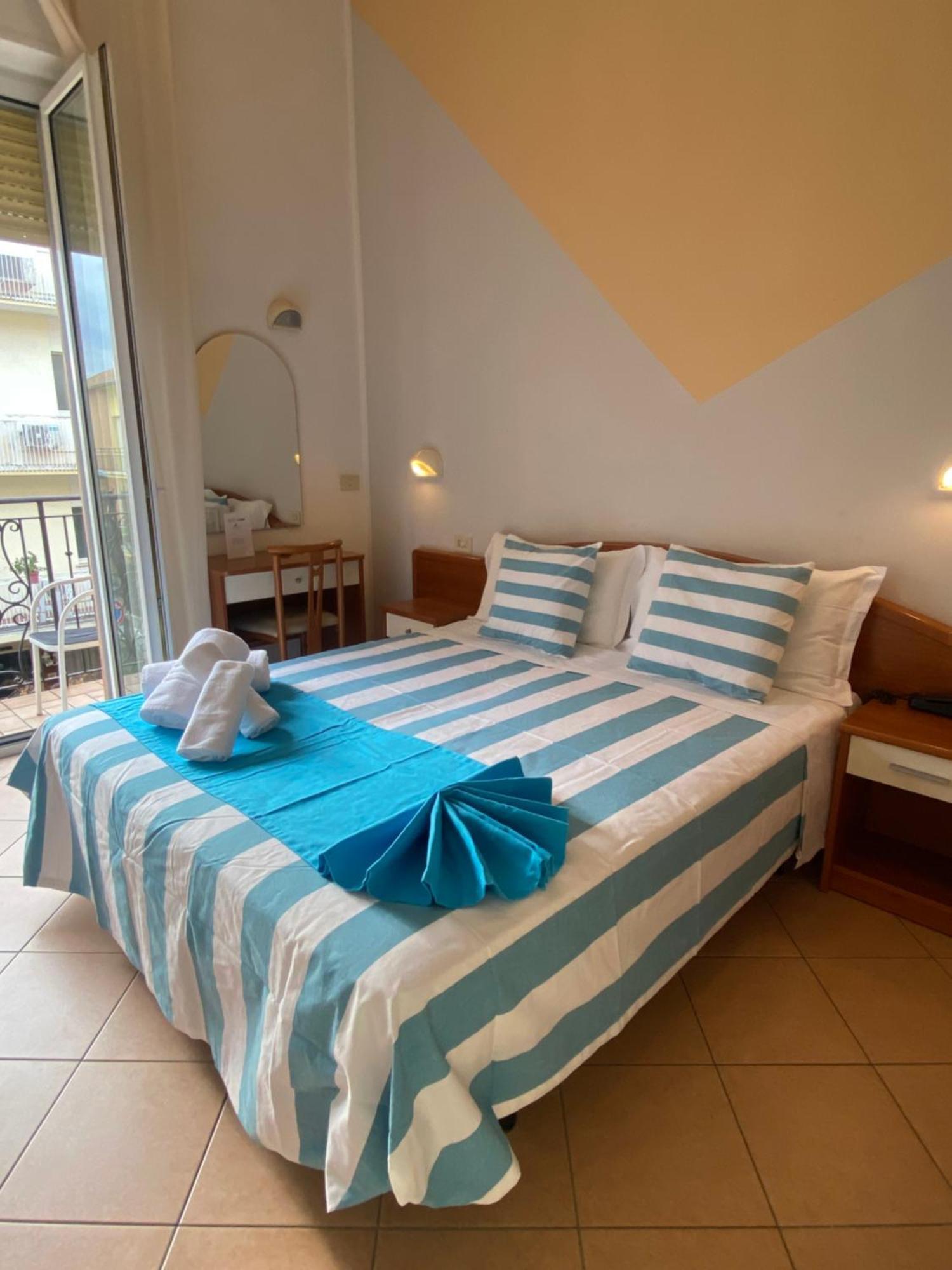 Hotel Villa Caterina Rimini Exteriér fotografie
