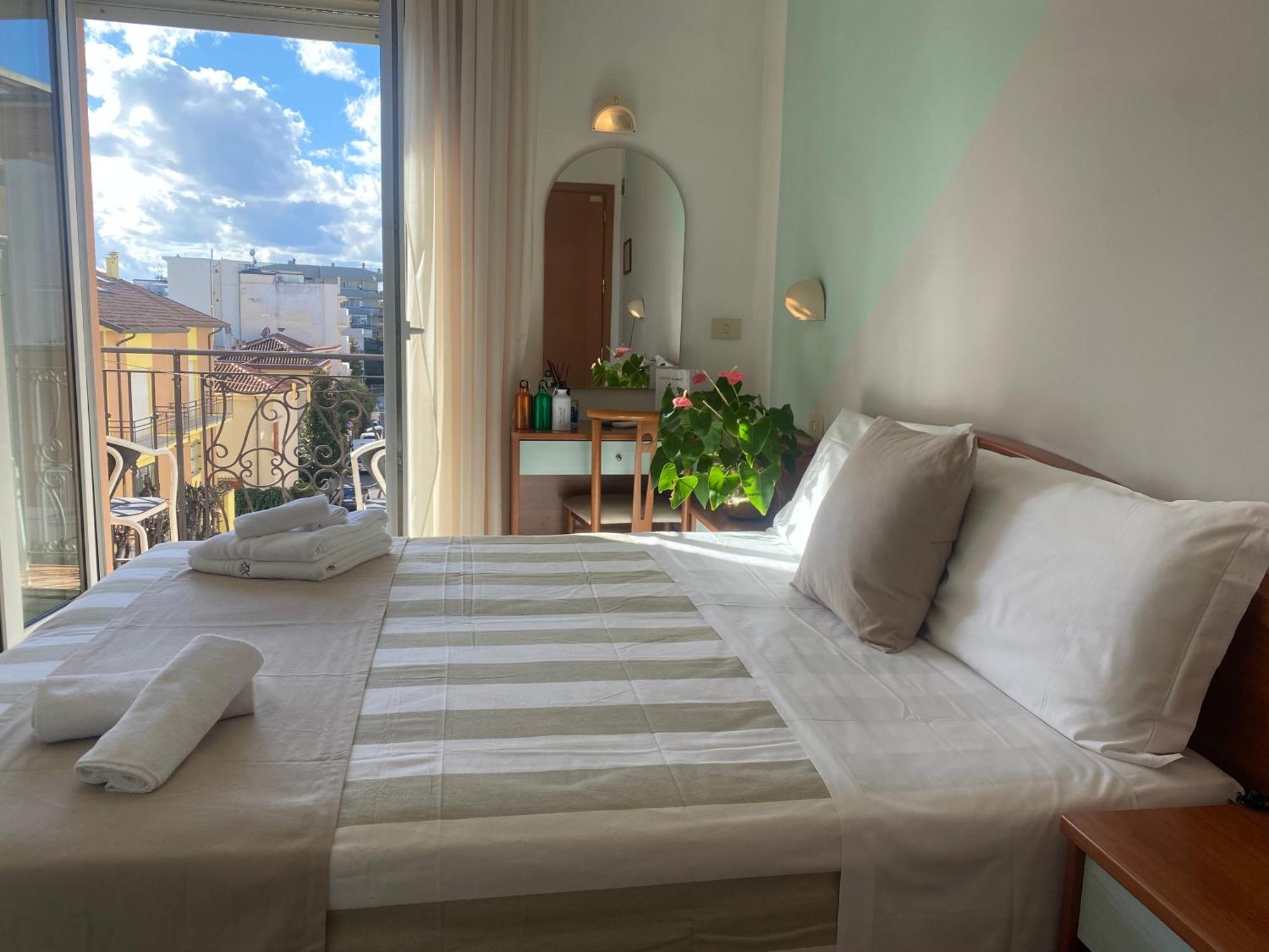 Hotel Villa Caterina Rimini Exteriér fotografie
