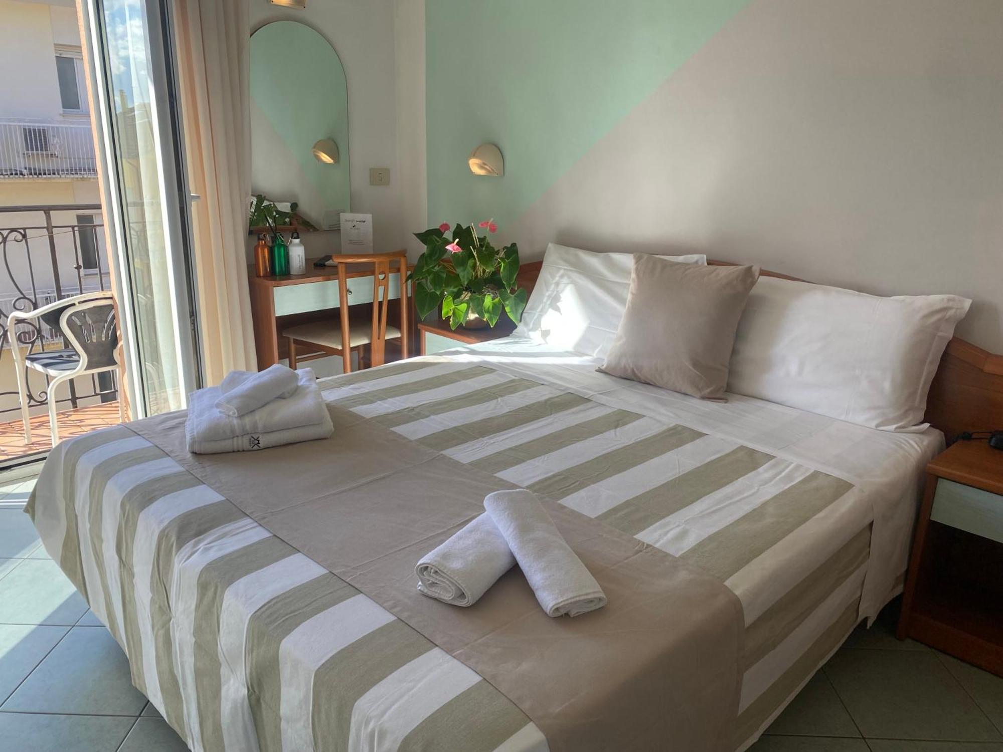 Hotel Villa Caterina Rimini Exteriér fotografie