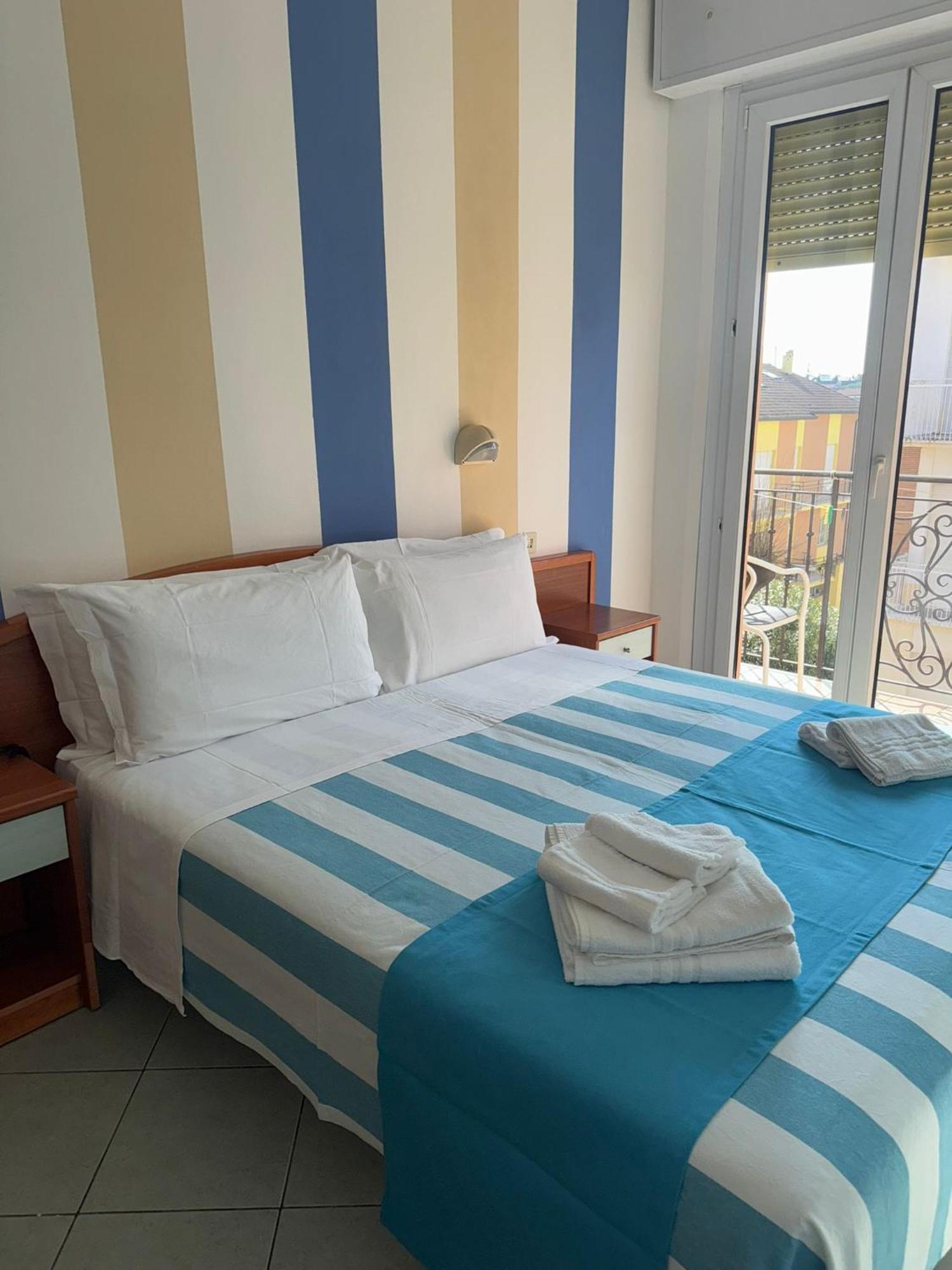 Hotel Villa Caterina Rimini Exteriér fotografie