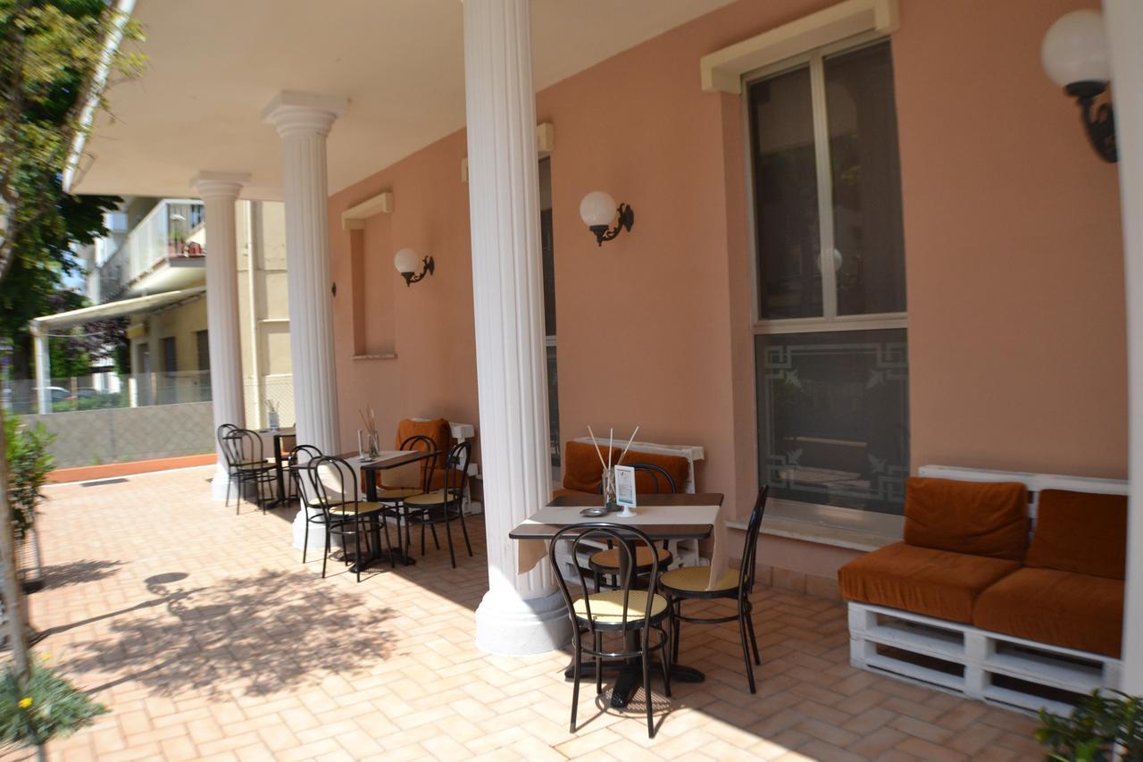 Hotel Villa Caterina Rimini Exteriér fotografie